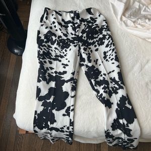 Zara Black & White Cow-tail style pant